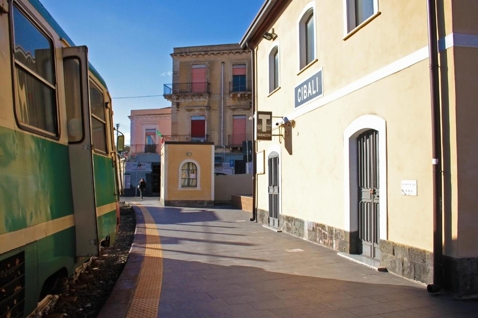 La Pietra Nera - Etna Home คาตาเนีย ภายนอก รูปภาพ