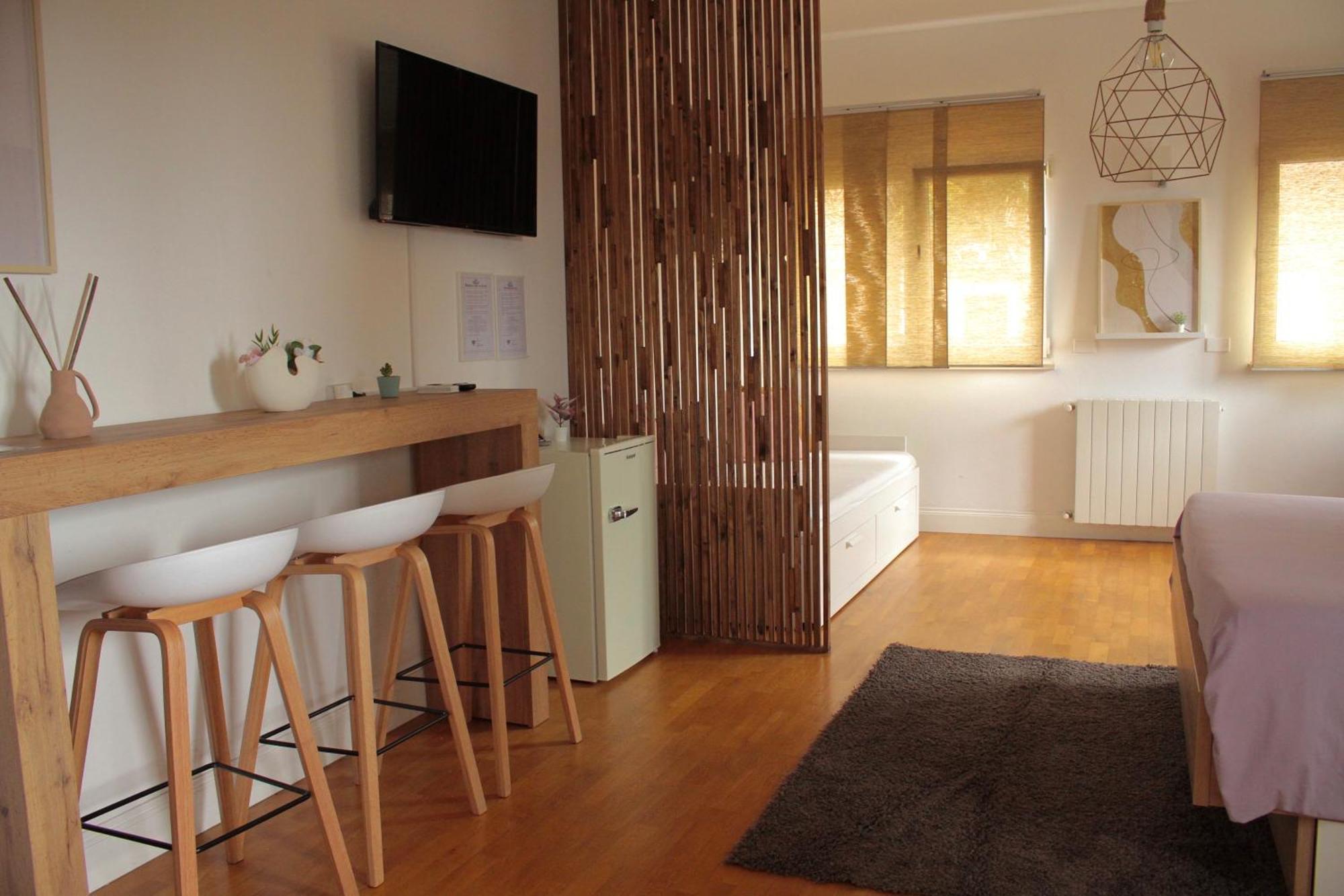 La Pietra Nera - Etna Home คาตาเนีย ภายนอก รูปภาพ