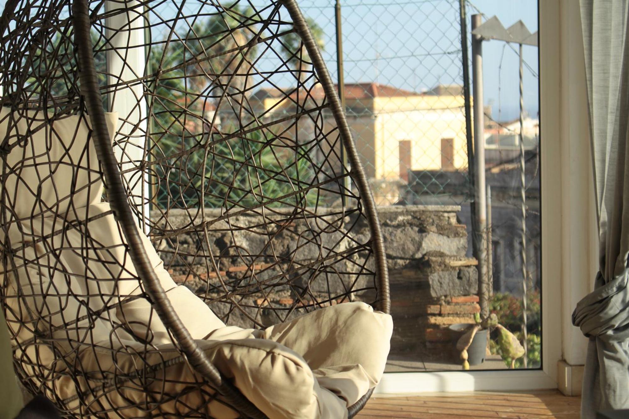 La Pietra Nera - Etna Home คาตาเนีย ภายนอก รูปภาพ